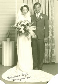 Wedding of Harold and Suzie Muenzenberger, 1945